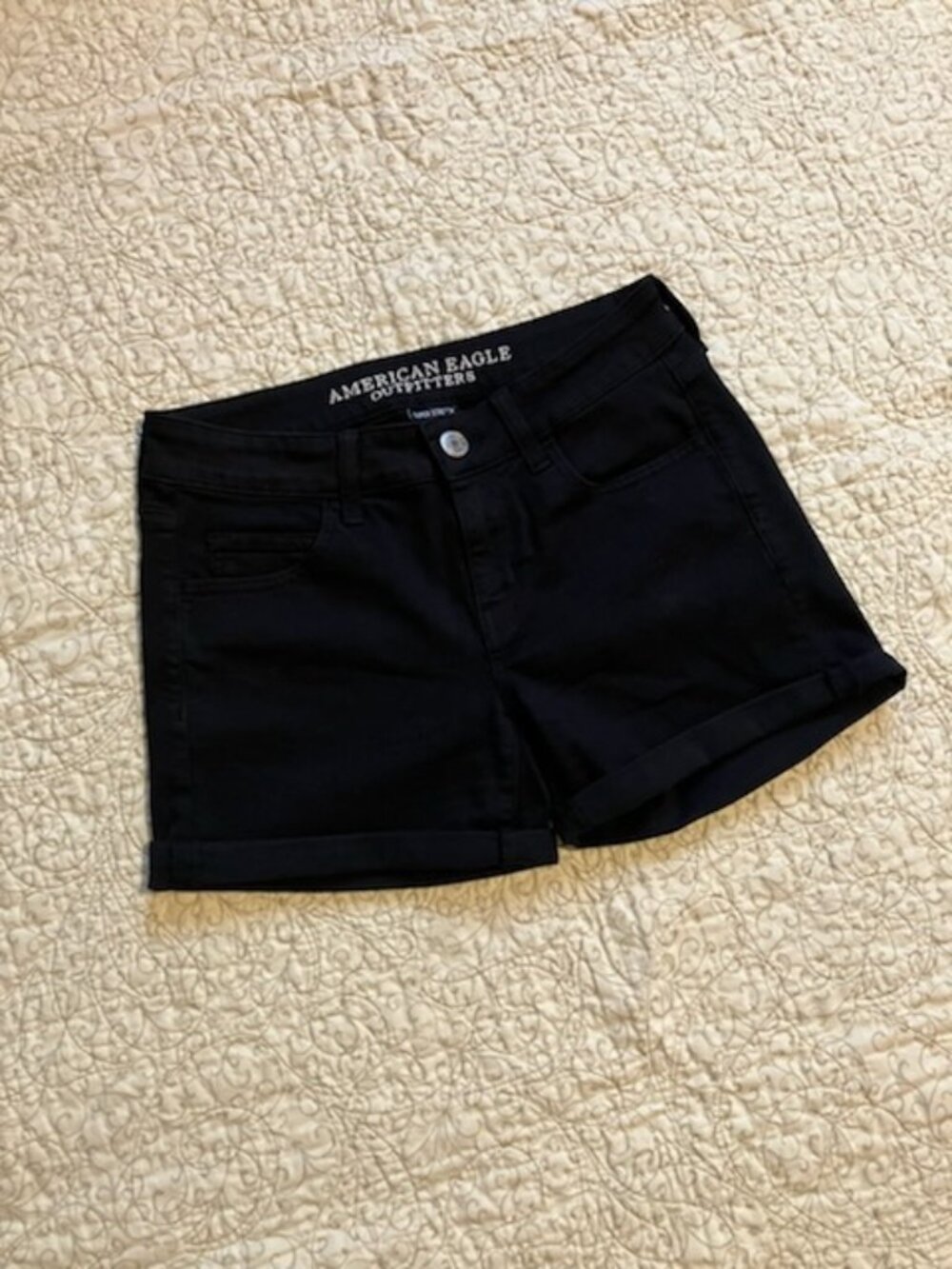 AE Black Shorts Midi size 4